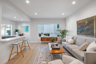 1017 5th St in Santa Monica, CA - Building Photo