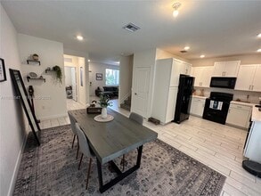 1030 SE 23rd Ter in Homestead, FL - Foto de edificio - Building Photo