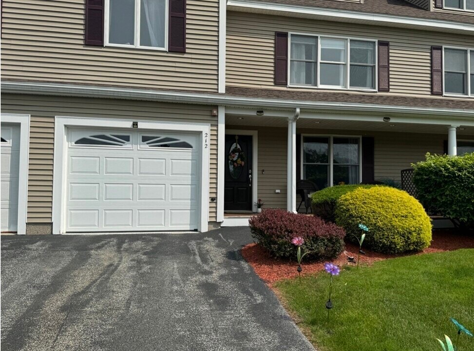 218 Rangeway Rd in Billerica, MA - Building Photo