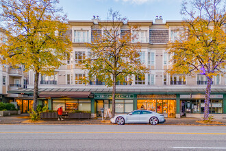 Trafalgar Mews in Vancouver, BC - Building Photo - Building Photo