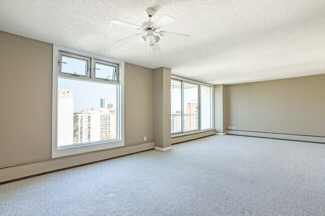 9835-9113 113 St in Edmonton, AB - Building Photo - Building Photo