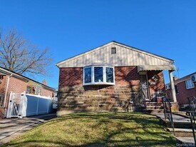 58-27-58208 208th St in Queens, NY - Building Photo