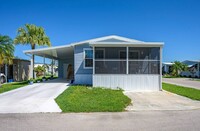 27 Poinsettia Dr in Ft. Myers, FL - Building Photo - Building Photo