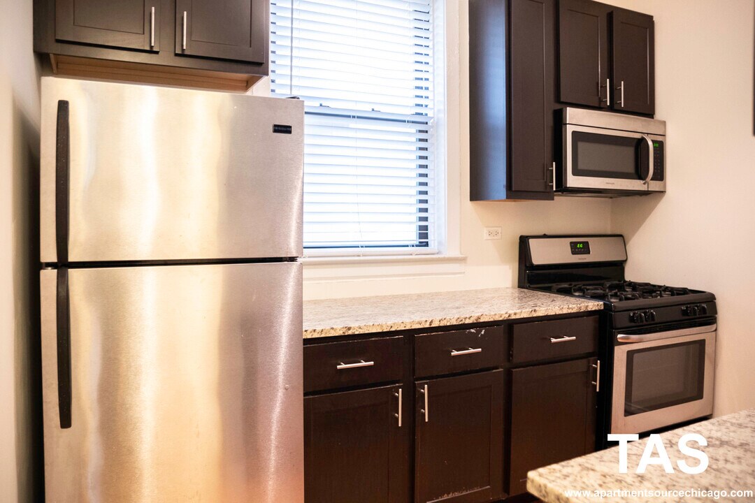 2175 W Giddings St, Unit 1 in Chicago, IL - Building Photo