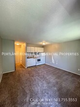 Parkrose Terrace in Portland, OR - Building Photo - Building Photo