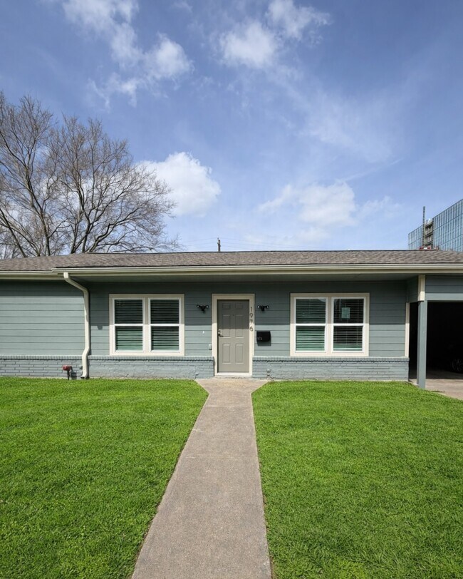 1976 W McKinney St in Houston, TX - Building Photo - Building Photo