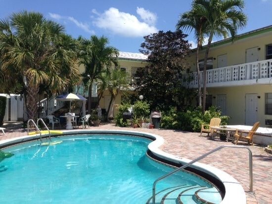 840 NE 17th Ter in Fort Lauderdale, FL - Building Photo