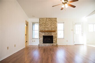 5912 Shreveport Dr in Austin, TX - Building Photo - Building Photo