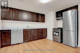 143 Terry Fox Dr in Barrie, ON - Building Photo - Building Photo
