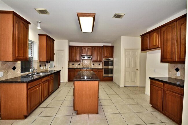 17315 Marigold Dr in Sugar Land, TX - Building Photo - Building Photo