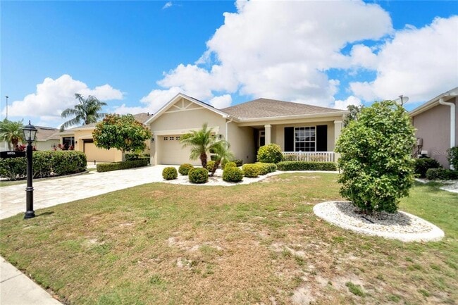 1013 Emerald Dunes Dr in Sun City Center, FL - Building Photo - Building Photo