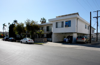 4754 Maplewood Ave in Los Angeles, CA - Building Photo - Building Photo