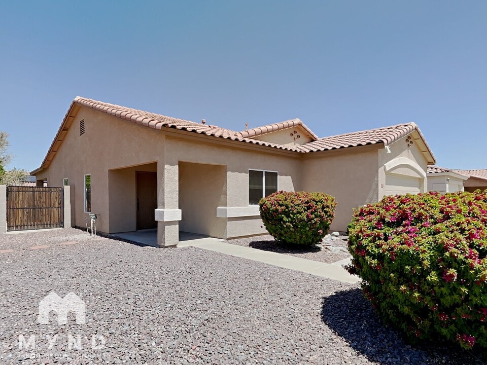 7236 W Zak Rd in Phoenix, AZ - Building Photo