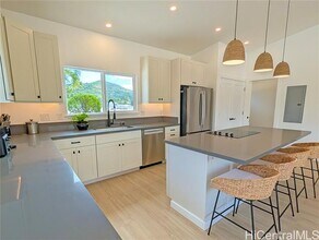 826 Wanaao Rd in Kailua, HI - Building Photo - Building Photo