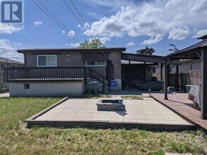 77 Hullmar Dr in Toronto, ON - Building Photo - Building Photo