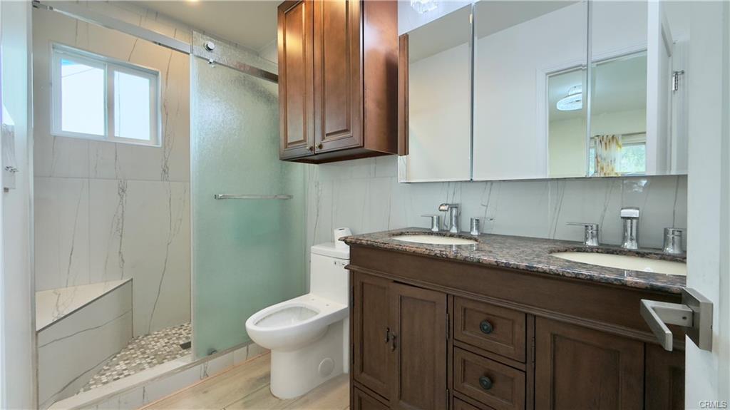 5921 Fallbrook Ave in Los Angeles, CA - Building Photo