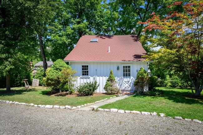 459 Old Post Rd in Bedford, NY - Building Photo - Building Photo