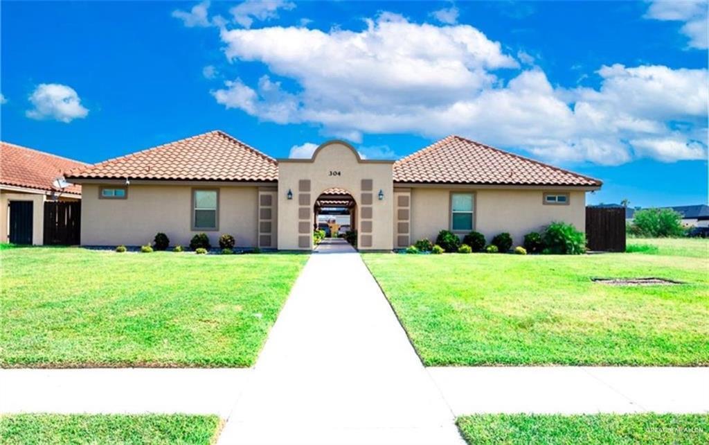 304 S Ridge Ln in San Juan, TX - Building Photo