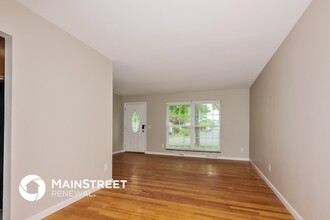 306 S Pam Ave in St. Charles, MO - Building Photo - Building Photo