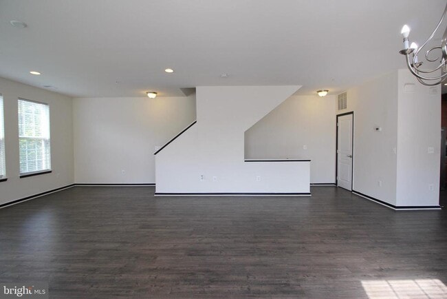 property at 14782 Mason Creek Cir