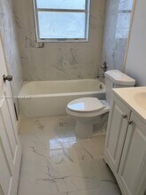 708 SW 9th St in Dania Beach, FL - Foto de edificio - Building Photo