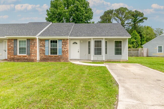 2130 Rolling Ridge Dr in Jacksonville, NC - Building Photo - Building Photo