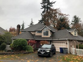 10336 NE 201st Pl in Bothell, WA - Building Photo