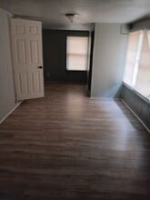 106 2nd St in Buckholts, TX - Building Photo - Building Photo