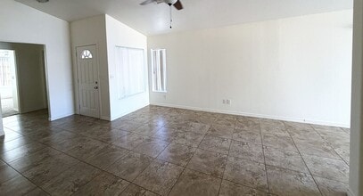 1953 Davis Ave in Kingman, AZ - Building Photo - Building Photo