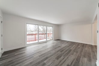 518 Roberts Dr in Glenwood, IL - Building Photo - Building Photo