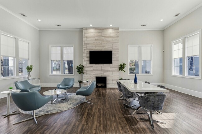 Riviera at West Village in Dallas, TX - Foto de edificio - Building Photo