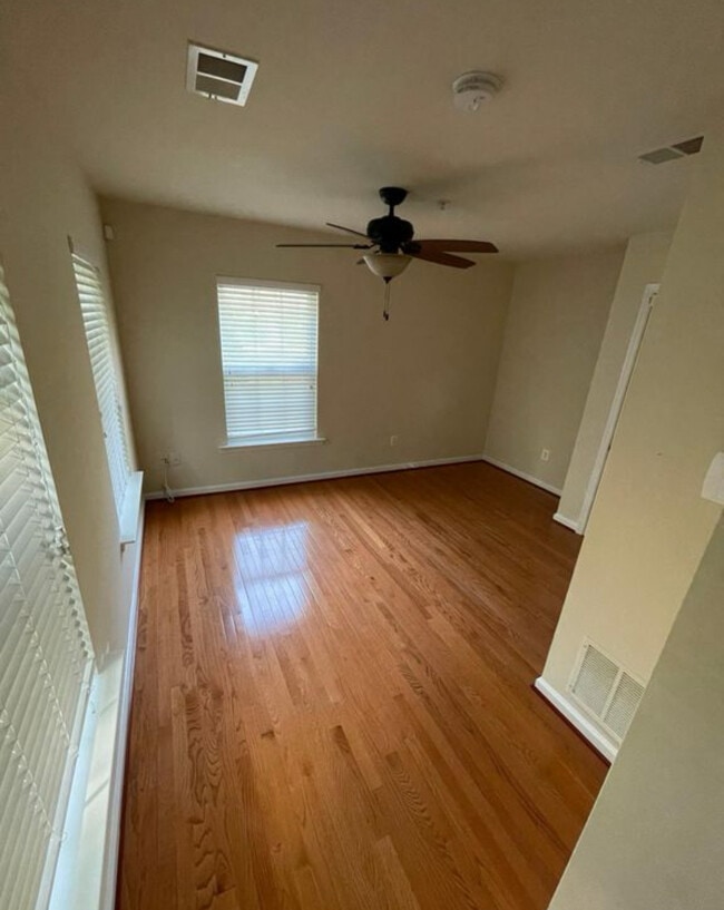 5540 Lanier Ave in Suitland, MD - Foto de edificio - Building Photo