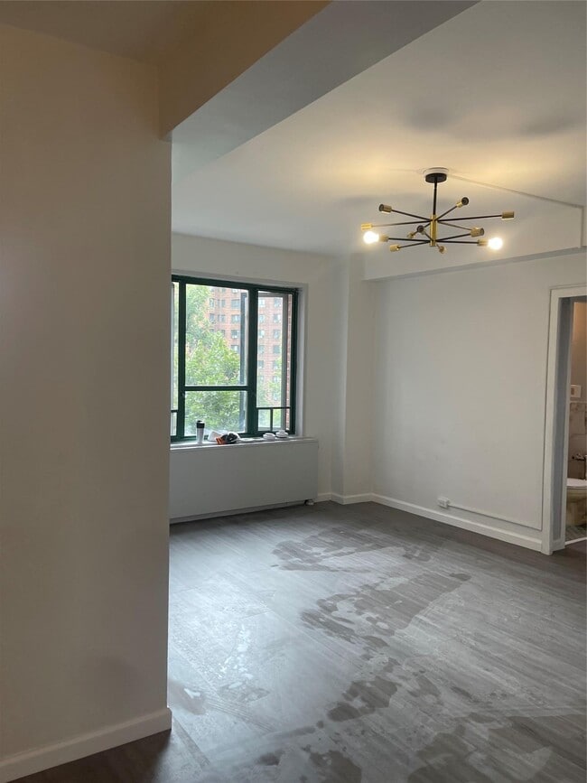 property at 5 Metropolitan Oval