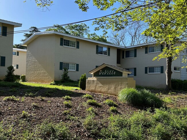 Two Bedroom To Call Home in Normaltown in Athens, GA - Foto de edificio - Interior Photo