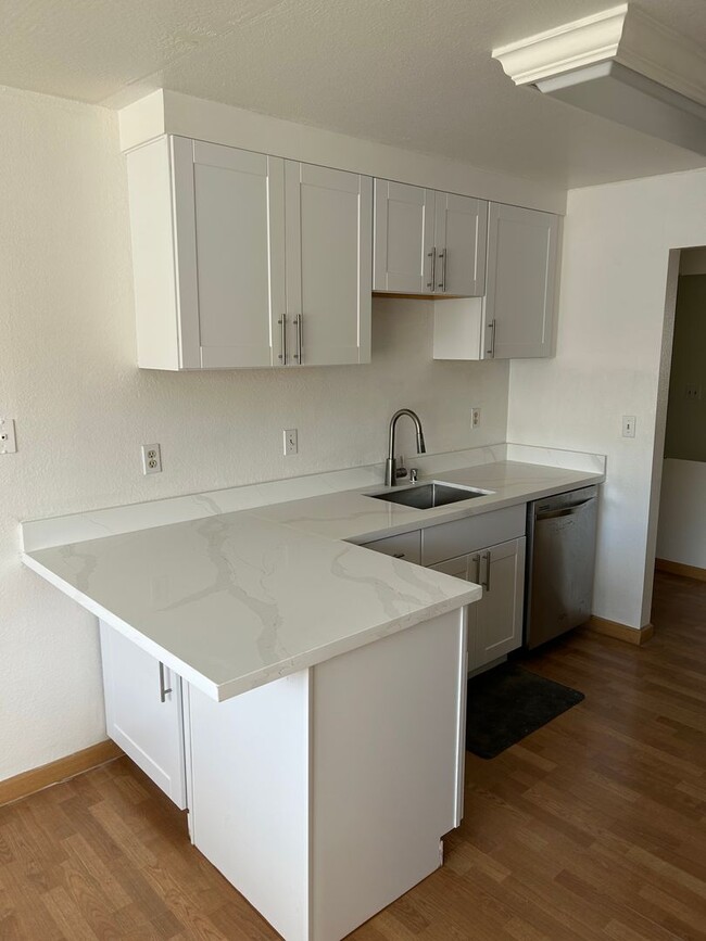 5030 Valley Crest Dr in Concord, CA - Building Photo - Building Photo