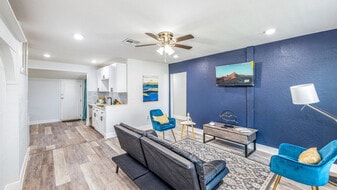 1610 N Goldenrod Rd in Orlando, FL - Building Photo