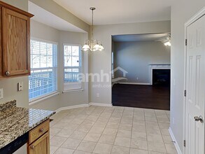 102 Chambliss Ct in Hendersonville, TN - Foto de edificio - Building Photo