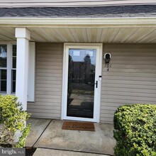 101A Saxony Dr in Mount Laurel, NJ - Foto de edificio - Building Photo