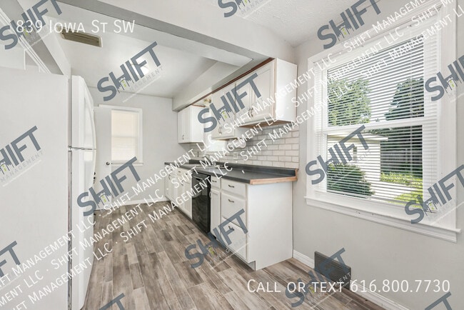 839 Iowa St SW in Wyoming, MI - Building Photo - Building Photo