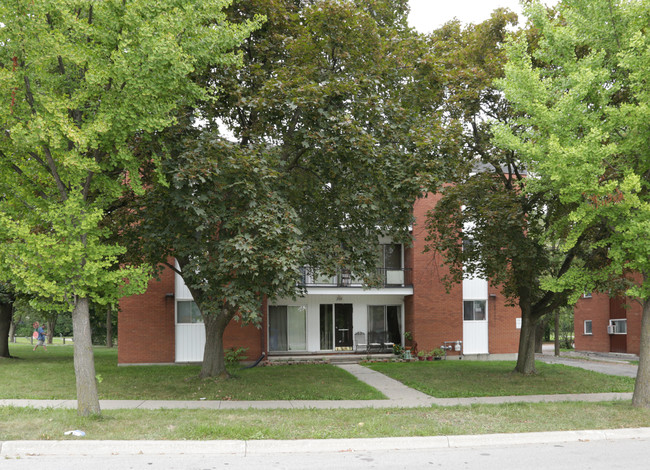 200 Louisa St in Kitchener, ON - Building Photo - Building Photo