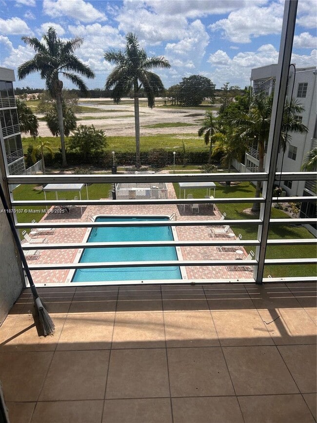 property at 2998 Sunrise Lakes Blvd