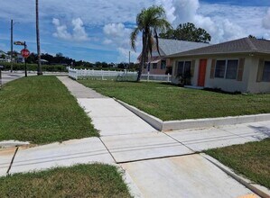 121 Bay St in Tarpon Springs, FL - Building Photo - Building Photo