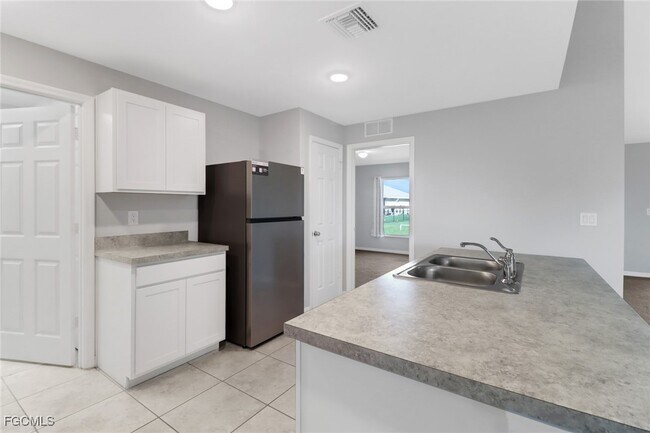 1515 NW 18th Terrace in Cape Coral, FL - Building Photo - Building Photo