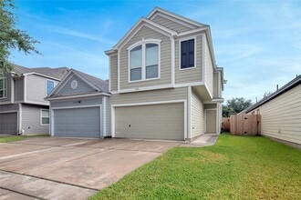 16518 Strathmore Manor Ln in Houston, TX - Building Photo - Building Photo