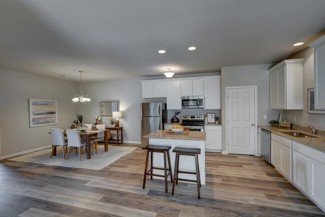 745 Gene Dr in Waterloo, WI - Building Photo - Building Photo