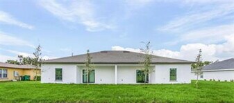 2122 Armour Rd in Lehigh Acres, FL - Building Photo