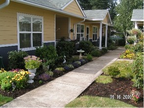 Stayton Elder Manor in Stayton, OR - Building Photo - Building Photo