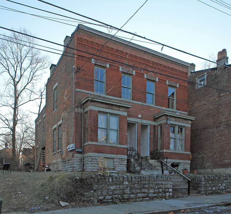 2516-2518 Hemlock St in Cincinnati, OH - Building Photo