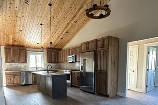 103-105 Puckerbrush East Rd in Hyde Park, VT - Building Photo