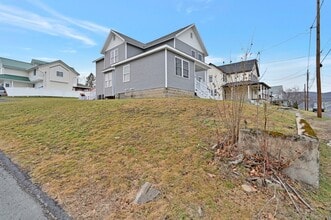 127 W Line St in Olyphant, PA - Building Photo - Building Photo